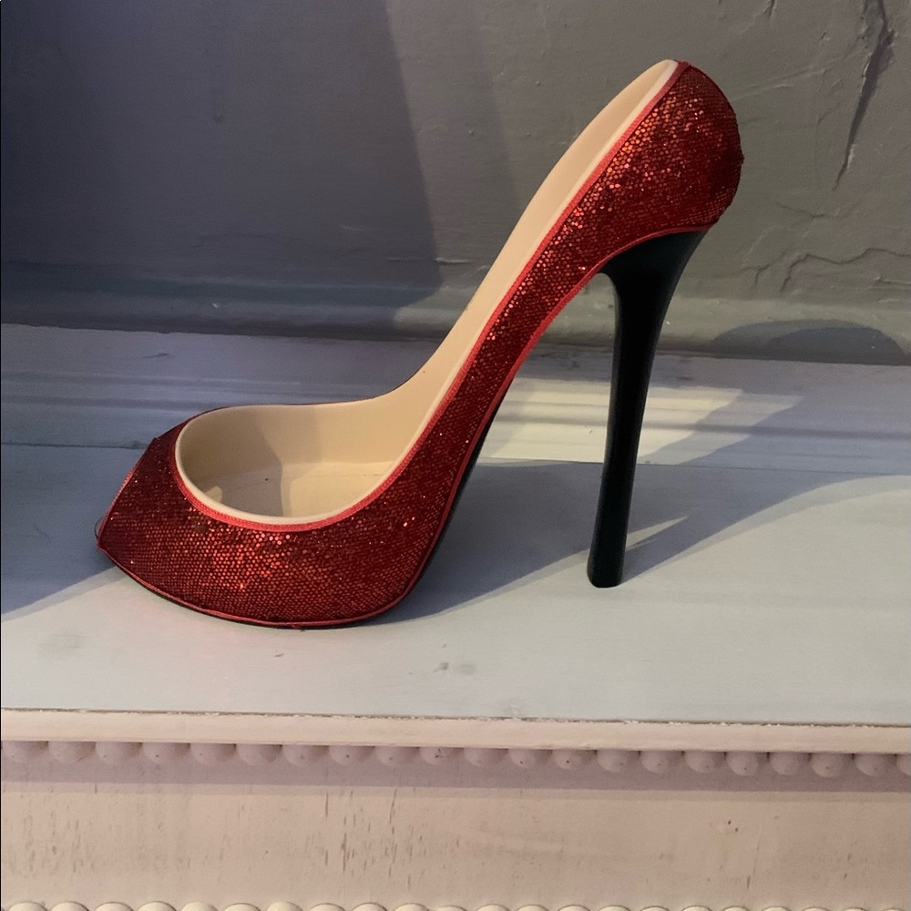 Ruby red 7” high heel wine holder